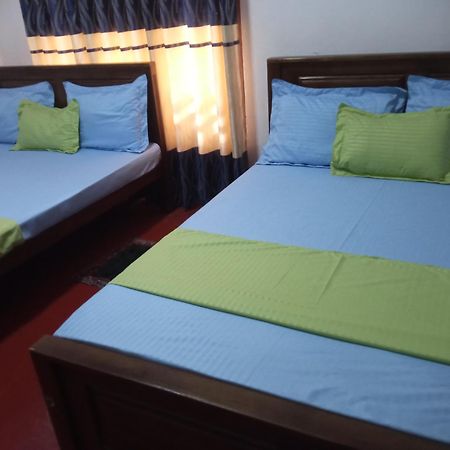 Impress Holiday Home Anuradhápura Pokoj fotografie