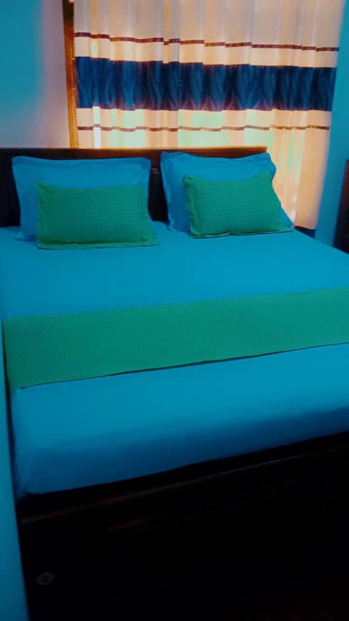 Impress Holiday Home Anuradhápura Pokoj fotografie
